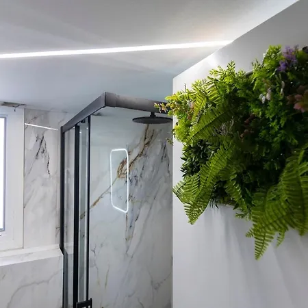 Noir Luxury 1 Bedroom Atelier Apartman *