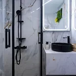 Noir Luxury 1 Bedroom Atelier *