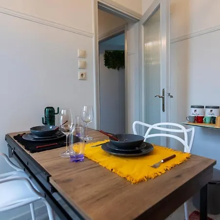 Noir Luxury 1 Bedroom Atelier Apartment Athen